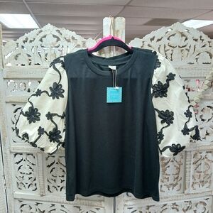 Black and White Floral Puff Sleeve Blouse